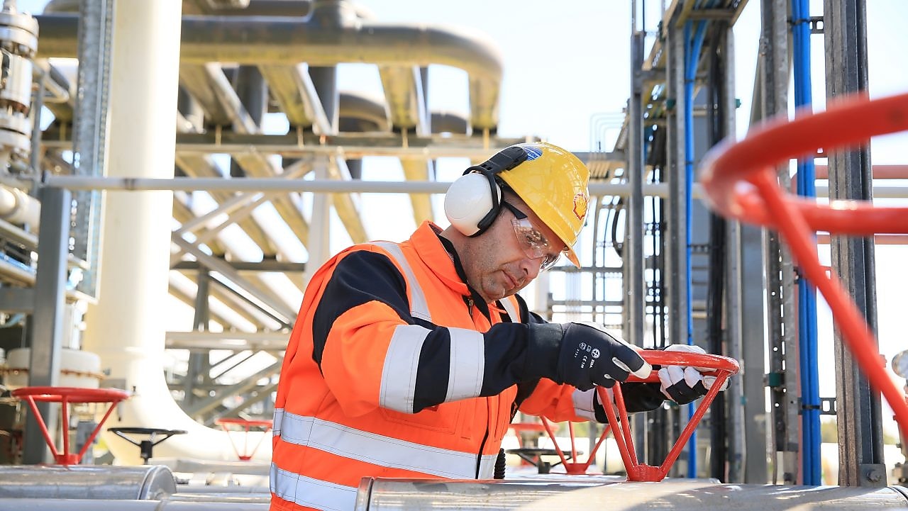 Shell engineer working on gas plant